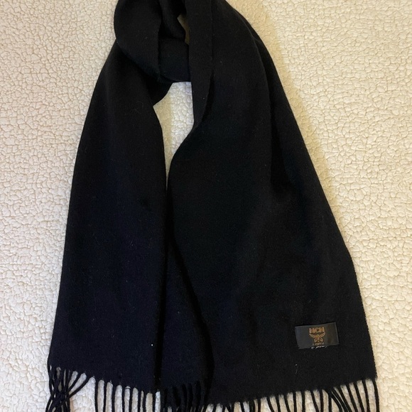 MCM classic scarf in black - Picture 3 of 4